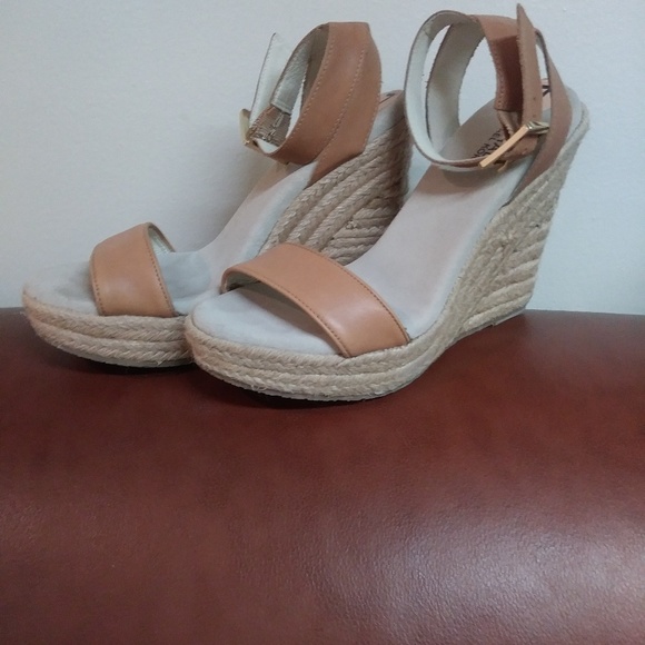 MICHAEL KORS LEATHER ESPADRILLE WEDGES Sz 7 - Picture 5 of 6